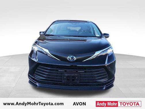 2024 Toyota Sienna LE