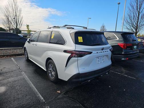 2023 Toyota Sienna XLE