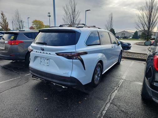 2023 Toyota Sienna XLE