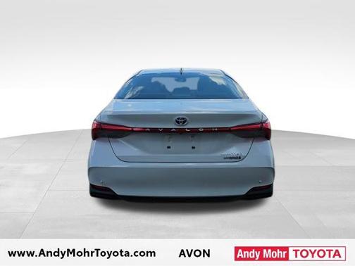 2022 Toyota Avalon Hybrid Limited