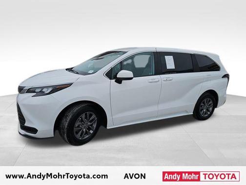 2024 Toyota Sienna LE