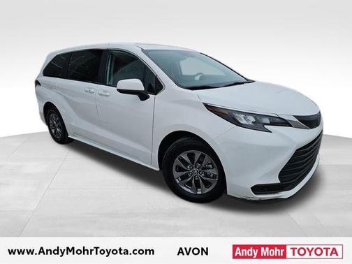 2024 Toyota Sienna LE