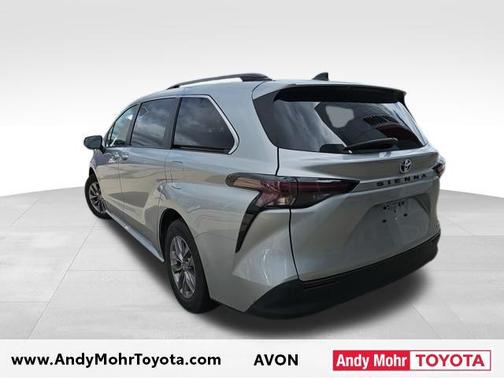 2024 Toyota Sienna XLE 8 Passenger