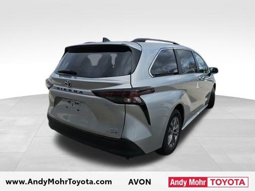2024 Toyota Sienna XLE 8 Passenger