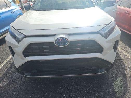 2022 Toyota RAV4 Hybrid SE
