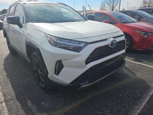 2022 Toyota RAV4 Hybrid SE