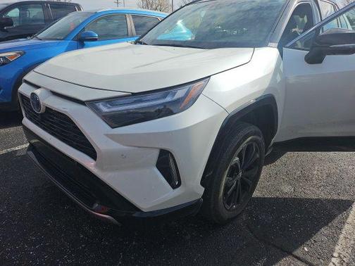 2022 Toyota RAV4 Hybrid SE