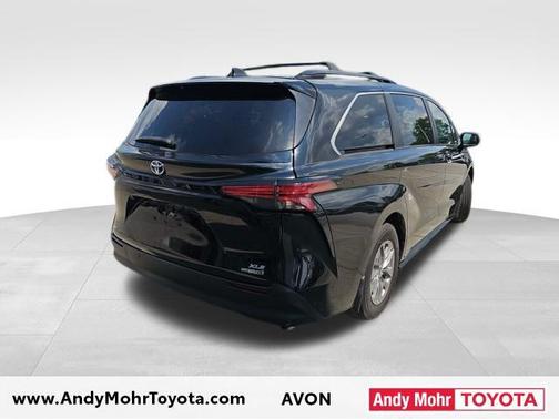 2022 Toyota Sienna XLE 7 Passenger