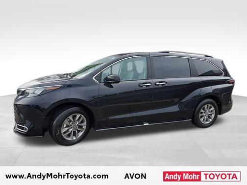2024 Toyota Sienna XLE 8 Passenger