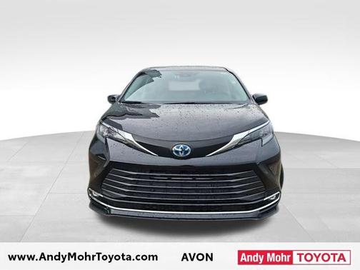 2024 Toyota Sienna XLE 8 Passenger