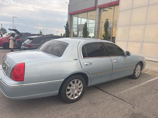2009 Lincoln Town Car Signature