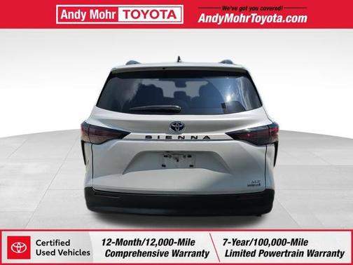 2023 Toyota Sienna XLE 8 Passenger