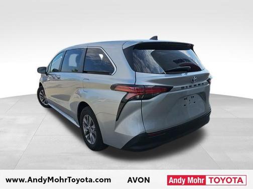 2022 Toyota Sienna XLE 7 Passenger