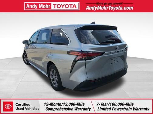 2022 Toyota Sienna XLE 7 Passenger