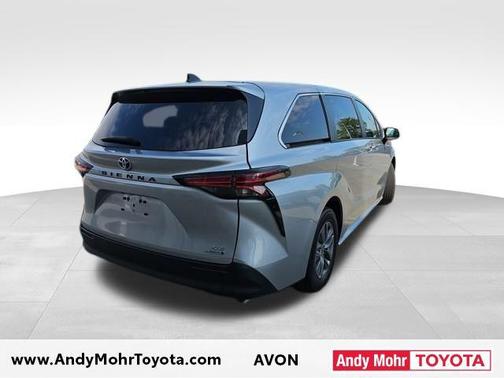 2022 Toyota Sienna XLE 7 Passenger
