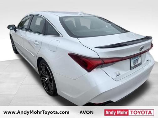 Pearl 2019 Toyota Avalon Limited