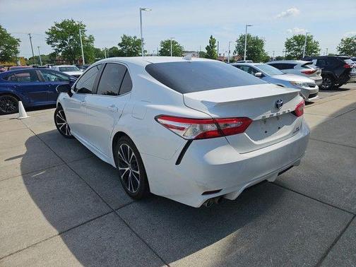 2020 Toyota Camry SE