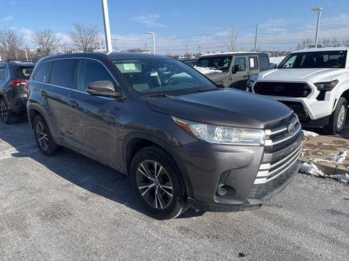 2017 Toyota Highlander LE I4