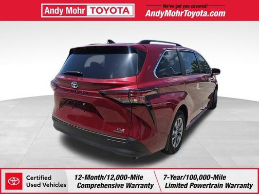 2022 Toyota Sienna XLE 8 Passenger