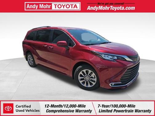 2022 Toyota Sienna XLE 8 Passenger