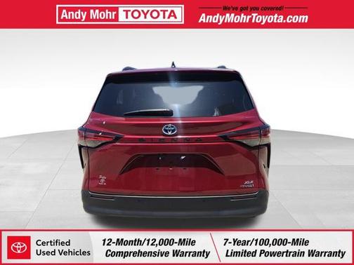 2022 Toyota Sienna XLE 8 Passenger