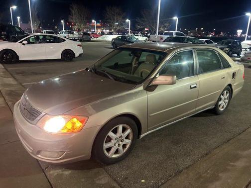 2000 Toyota Avalon XLS