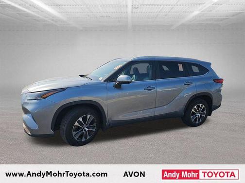 Moon Dust 2023 Toyota Highlander XLE