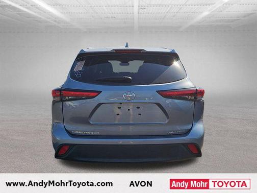 Moon Dust 2023 Toyota Highlander XLE