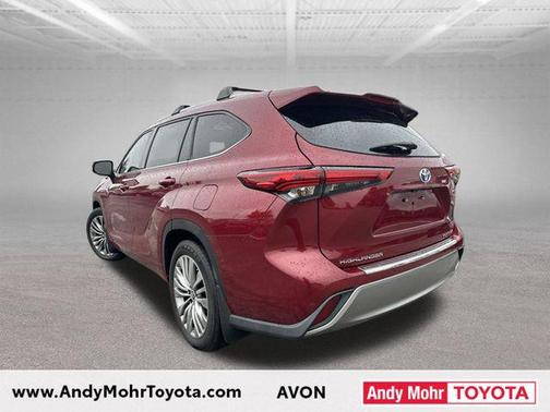 Ruby Flare Pearl 2023 Toyota Highlander Hybrid Platinum