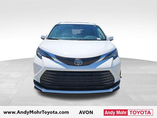 Super White 2021 Toyota Sienna LE