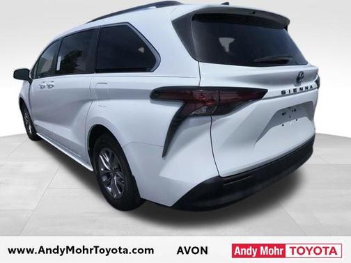 Super White 2021 Toyota Sienna LE