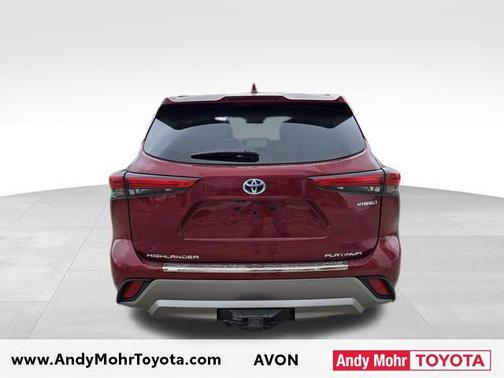 2023 Toyota Highlander Hybrid Platinum