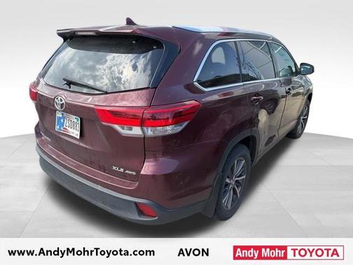 Ooh La La Rouge Mica 2017 Toyota Highlander XLE