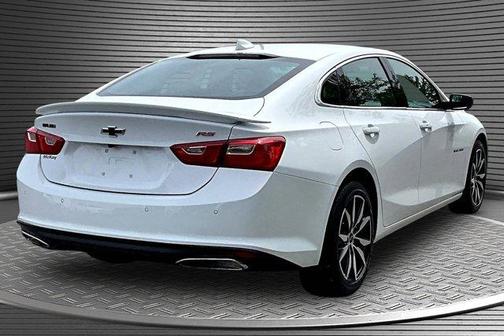 Summit White 2025 Chevrolet Malibu RS