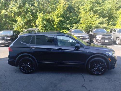 2024 Volkswagen Tiguan 2.0T SE R-Line Black