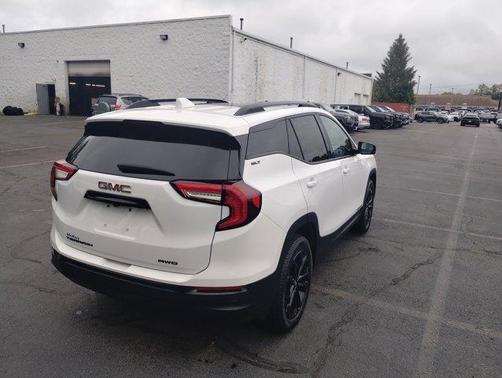 2022 GMC Terrain SLT