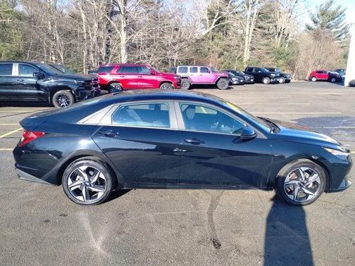 2023 Hyundai ELANTRA SEL