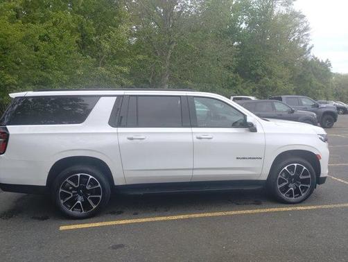 2022 Chevrolet Suburban RST
