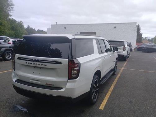 2022 Chevrolet Suburban RST