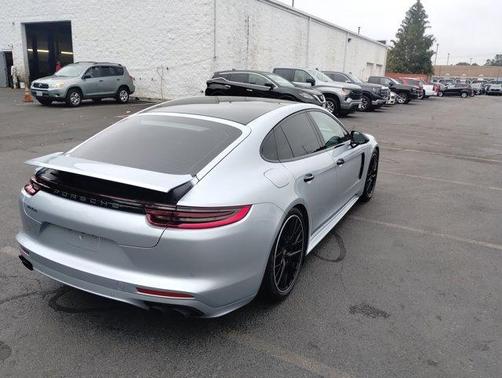 2017 Porsche Panamera 4S