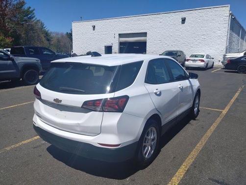 2022 Chevrolet Equinox LS