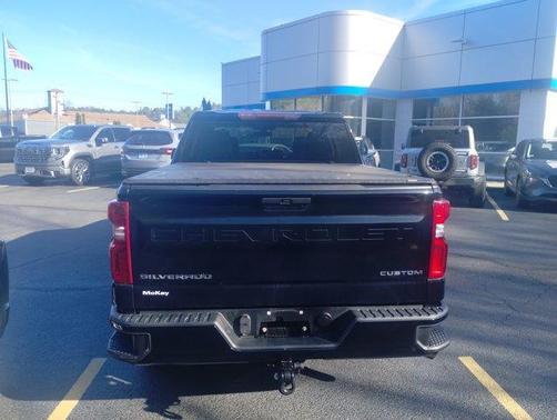 2020 Chevrolet Silverado 1500 Custom