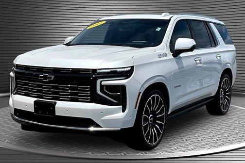 Iridescent Pearl Tricoat 2025 Chevrolet Tahoe High Country