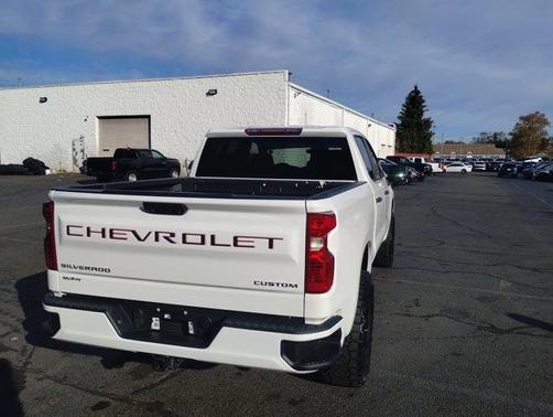 2022 Chevrolet Silverado 1500 Custom