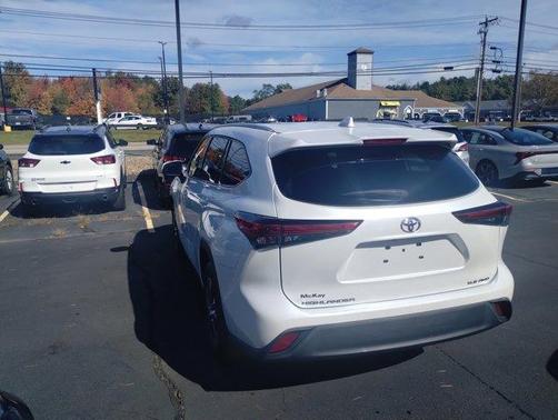 2022 Toyota Highlander XLE
