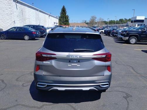 2022 Kia Seltos SX