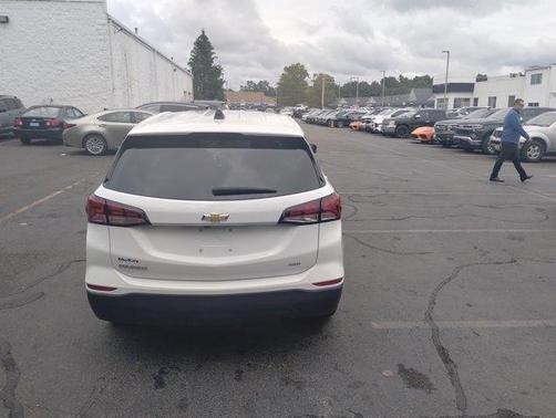 2023 Chevrolet Equinox LS