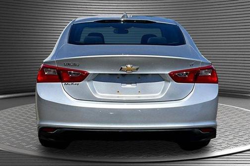Silver Ice Metallic 2018 Chevrolet Malibu LT