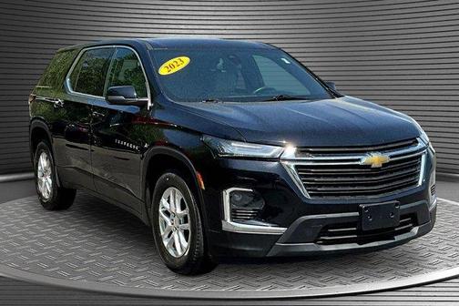 Mosaic Black Metallic 2023 Chevrolet Traverse LS