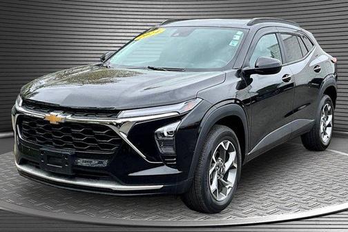 Mosaic Black Metallic 2024 Chevrolet Trax LT